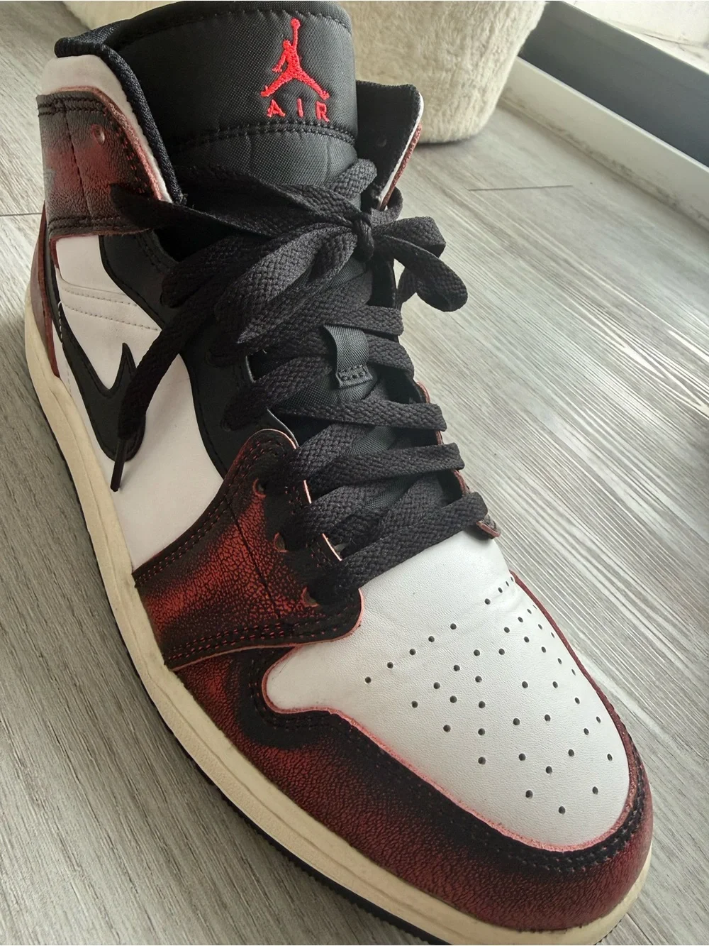 Air Jordan 1 Mid Wear-Away